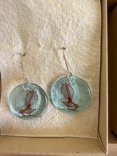 Stone Arrow glass fantail disc