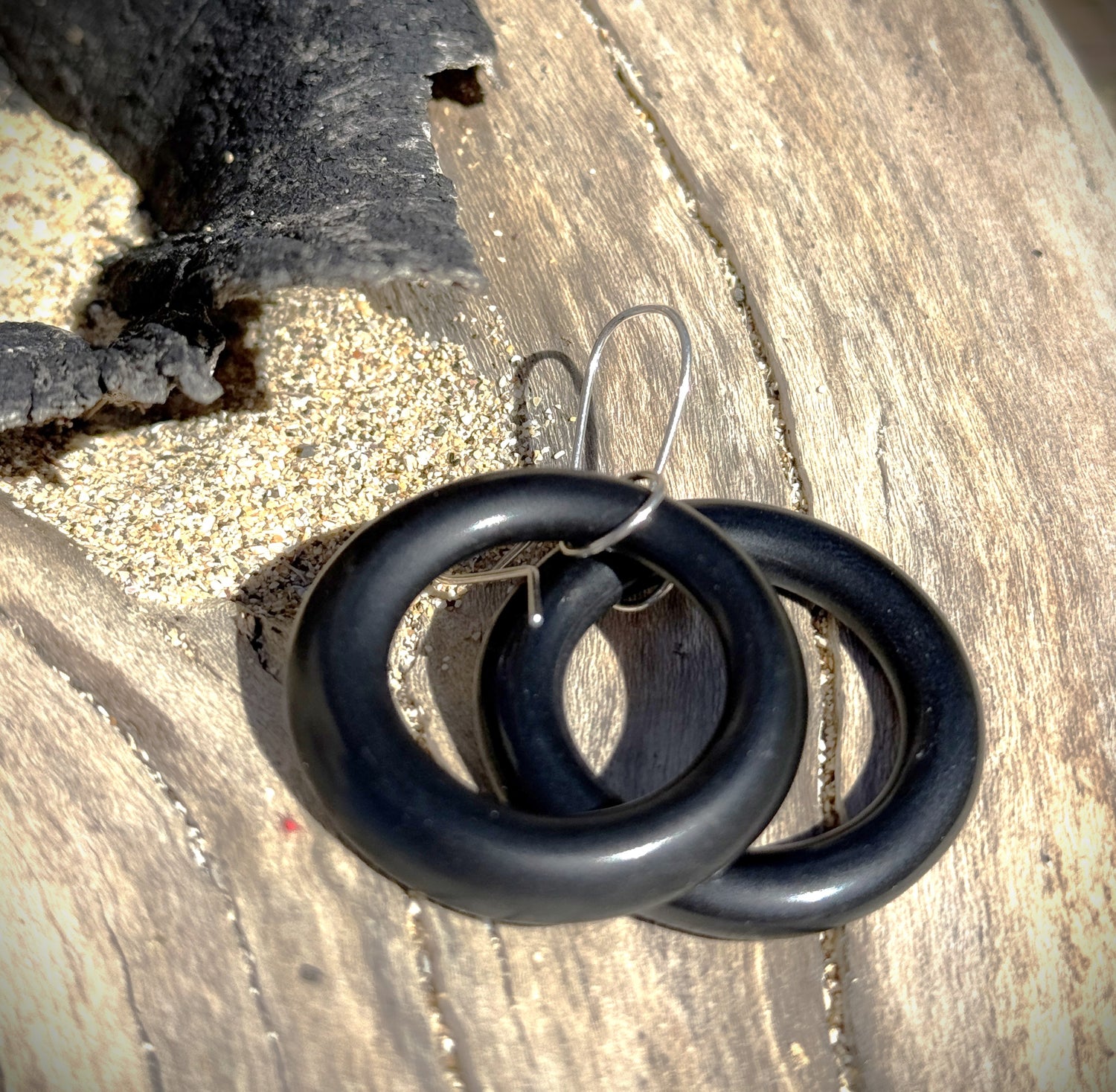 StoneArrow sm hoop black